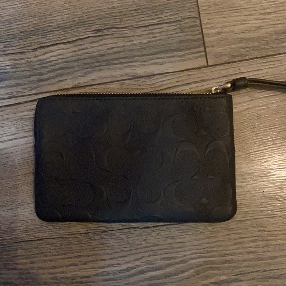 Coach Embossed Leather purse - Picture 2 of 6